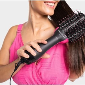 4 em 1: Seca, alisa, modela e dá volume com praticidade, reunindo tudo o que você precisa em um único produto para um resultado completo todos os dias. Revestimento em cerâmica: Mantém a hidratação natural dos fios durante o uso, ajudando a preservar o brilho e a maciez do cabelo. Cerdas mistas com pontas emborrachadas: Proporcionam maior conforto durante a escovação, facilitando o deslizamento e garantindo mais praticidade no dia a dia.